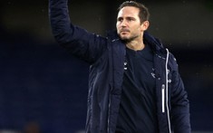 Tăng cường hàng công, Lampard đưa tiền đạo Barca