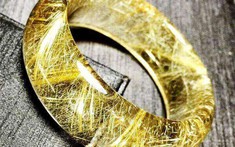 Ý nghĩa phong thủy và công dụng của đá thạch anh tóc vàng