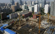 Trung Quốc cắt giảm lãi suất cho vay thế chấp, hy vọng “cứu” thị trường bất động sản