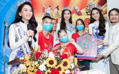 Miss World Vietnam - Mai Phương diện áo dài nền nã ngày trở về quê huơng, hết lòng vi công tác thiện nguyện