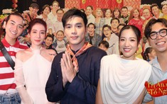 Thuận Nguyễn diện áo dài nổi bật, BB Trần giản dị hiếm thấy trong ngày giỗ Tổ sân khấu