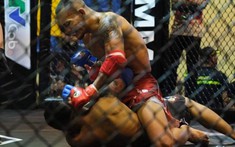 'Gà cưng' của Johnny Trí Nguyễn quá nhanh quá nguy hiểm, hạ knock-out đối thủ trong phút mốt