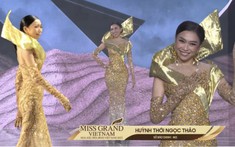 'Ba Lùi' Ngọc Thảo mang cả logo Miss Grand International lên sân khấu, xúc động bật khóc trước tình cảm của khán giả