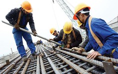Ngành xây dựng hưởng lợi khi giá thép liên tục giảm mạnh