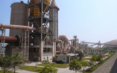 Một loạt nhà máy xi măng bị ngân hàng rao bán để thu hồi nợ