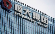 “Bom nợ” China Evergrande bị ngừng xếp hạng tín nhiệm