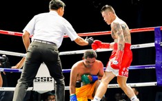 VIDEO: 'Nam vương boxing Việt Nam' tái xuất sau 3 năm, knock-out đối thủ sau 3 hiệp