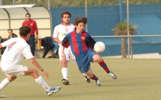 Trước khi trở thành cầu thủ vĩ đại nhất lịch sử, Messi đã khiến cả Tây Ban Nha run sợ ở tuổi 15