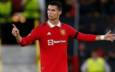 Man Utd bắn hạ 'Gà Trống' Tottenham, Ronaldo có hành động gây sốc