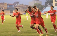 VIDEO: Sao HAGL lập siêu phẩm đẳng cấp thế giới đưa CAND lên V.League