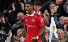 Arsenal đòi lại top 1, Man Utd hưởng niềm vui chiến thắng