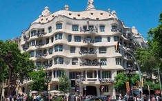 Khám phá tòa nhà Casa Mila được thiết kế bằng kiến trúc "lập dị" ở Barcelona