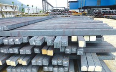 Phôi thép giá rẻ tấn công, Việt Nam gia tăng phòng vệ