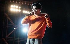 MONO được khen ngợi hết lời bởi kỹ năng làm chủ sân khấu, giọng live chưa hoàn hảo cũng được cho qua