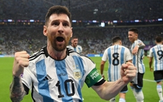 Messi 'làm hết', Argentina có chiến thắng đầu tiên ở World Cup 2022