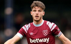 Rất đa-di-năng: Declan Rice không những chơi toàn diện trên sân cỏ, mà còn đạt điểm tuyệt đối trong mắt hội chị em
