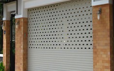 Những mẫu cửa cuốn khe thoáng đẹp, sang trọng hiện nay
