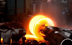 Thép nguyên liệu chịu áp lực giảm giá khi hoạt động sản xuất bị cắt giảm
