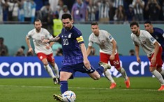 Messi trượt penalty, Argentina vẫn giành vé vào vòng knock-out