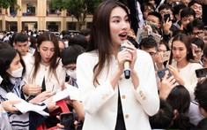Đặt chân đến quê của Quang Linh Vlogs, Thuỳ Tiên được chào đón nồng nhiệt, loạt biểu cảm mới đáng chú ý