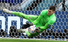 Quên Guillermo Ochoa đi, đây mới là 'thánh' bắt gôn World Cup 2022