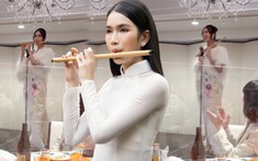 Phương Anh trổ tài thổi sáo trúc trong bữa tiệc tối Miss International: Đa tài thế này thì ụp crown thôi!