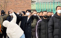 BTS âm thầm đến tiễn anh cả Jin lên đường nhập ngũ