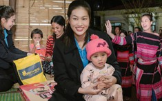Hoa hậu Thiên Ân mang yêu thương đến nhiều trẻ em vùng cao với dự án “Tết hạnh phúc Xứ Nẫu”