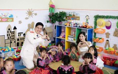Bộ ảnh cưới giản dị của vợ chồng trung úy bên trẻ em vùng cao Mộc Châu 'gây sốt' cộng đồng mạng