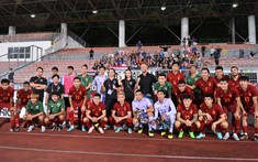 Xấu hổ vì đi xem ké Việt Nam, giám đốc công ty xổ số Thái Lan mua luôn bản quyền AFF Cup