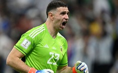 Thủ môn số 1 Argentina - Emiliano Martinez trả giá đắt vì màn ăn mừng phản cảm