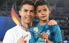Ronaldo Jr gia nhập Real Madrid sau khi rời MU