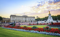 Kiến trúc xa hoa của cung điện Buckingham - biểu tượng của nước Anh