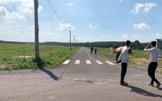 Nhà đầu tư lâm cảnh “bán không được, giữ không xong”