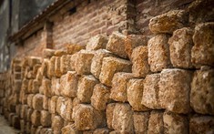Đá ong là gì? Ứng dụng của đá ong trong các công trình xây dựng