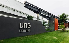 Ngày 5/1/2023, công ty mẹ của Zalo niêm yết cổ phiếu trên sàn UPCoM với giá 240.000 đồng