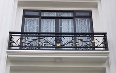 Mẫu lan can ban công sắt mỹ thuật đẹp được ưa chuộng hiện nay