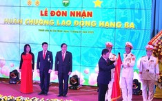 Trường ĐH Y khoa Phạm Ngọc Thạch nhận Huân chương lao động hạng ba