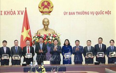 Chủ tịch Quốc hội Vương Đình Huệ tiếp trưởng các cơ quan đại diện ngoại giao Việt Nam ở nước ngoài