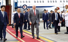 Sáng nay, Chủ tịch nước và phu nhân chủ trì lễ đón Toàn quyền Australia