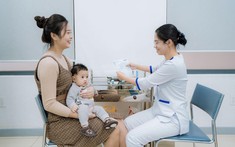 Hơn 185.000 liều vaccine 5 trong 1vừa về tới Việt Nam