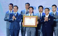 Hội Doanh nghiệp trẻ Hà Nội đón nhận Huân chương Lao động hạng Nhì