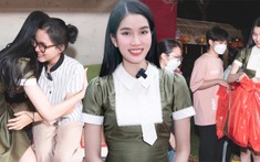 Á hậu Phương Anh đến tận phòng để trao quà Tết và học bổng, sinh viên bật khóc vì hành động đẹp