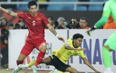 Đánh nguội Văn Hậu, sao Malaysia nhận án phạt thích đáng