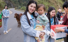 Á hậu Phương Nhi tặng 20 con bò cùng nhiều phần quà giá trị cho hộ dân khó khăn tại quê hương Thanh Hóa