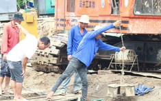Tìm kiếm bé Hạo Nam: Cần 24 giờ làm sạch đất xung quanh cọc bê tông để kéo cọc ra khỏi lồng đất