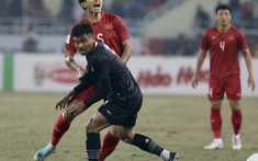 Cận cảnh pha ăn vạ thô thiển của cầu thủ Indonesia, cố tình câu thẻ đỏ Văn Hậu