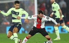 Cực sốc: Man City thua thảm đội bét bảng Ngoại hạng Anh