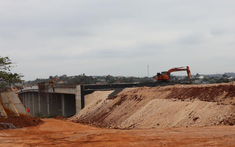 Đại lộ 1.200 tỉ đồng kết nối Sân bay Buôn Ma Thuột lại trễ hẹn, xin gia hạn đến cuối 2023