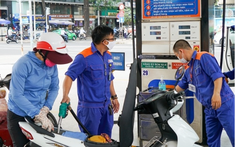 Lùi điều chỉnh giá xăng vào ngày 1/2